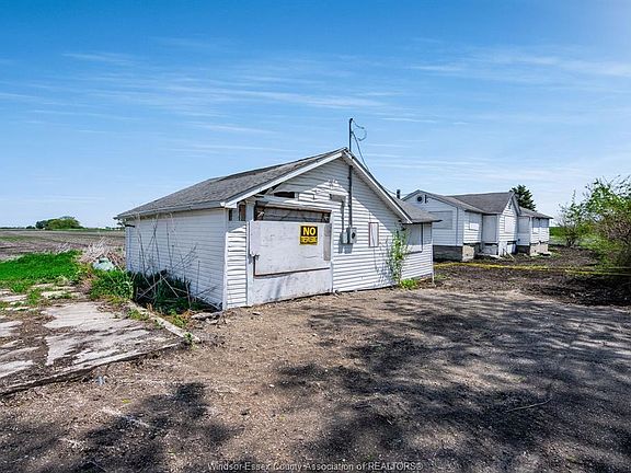 3rd image of 1833 Mersea Rd E