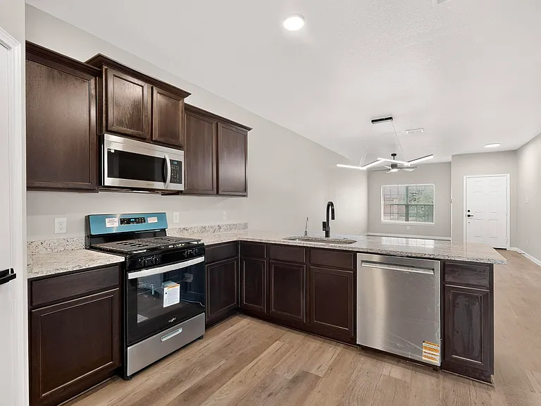 15022 Harbor Lndg — Photo 13