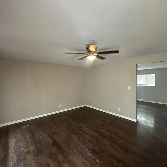 1945 Jenkee Ave — Photo 14