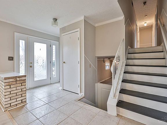 5th image of 2534 E Highwood Dr