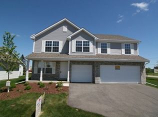 1890 Burnett Dr, Belvidere, IL 61008