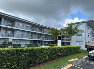 1100 NE 1st Ct APT 102, Hallandale, FL 33009