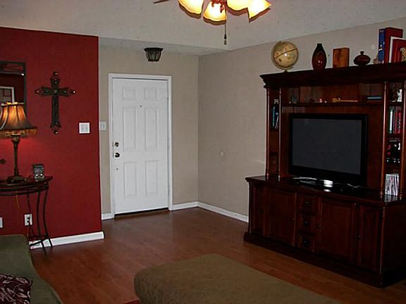 3rd image of 745 Windridge Ln