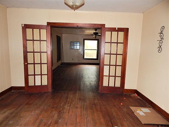 5th image of 306 S Mimosa St