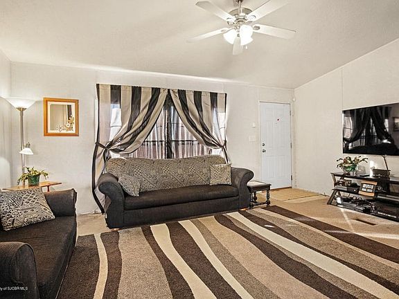 3rd image of 5160 Bellflower Cir