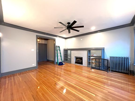 5th image of 6164 N Winthrop Ave APT 2