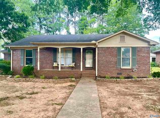 902 6th Ave SW, Decatur, AL 35601