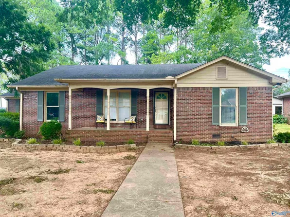902 6th Ave SW, Decatur, AL 35601