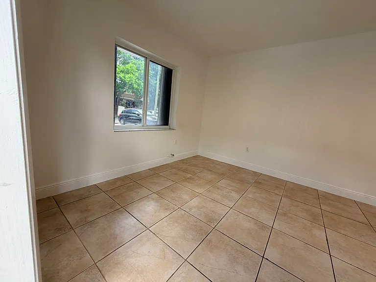 420 SW 14th Ave #1B — Photo 8