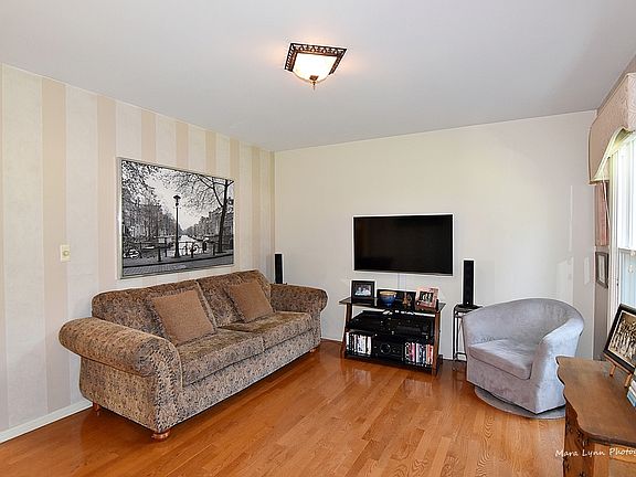 5th image of 808 Windcrest Ct