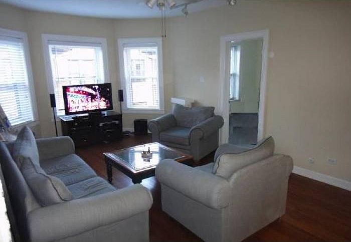 Living Room (+2nd bdrm)