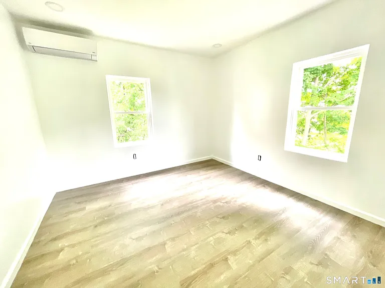 32 Lester St #2 — Photo 4