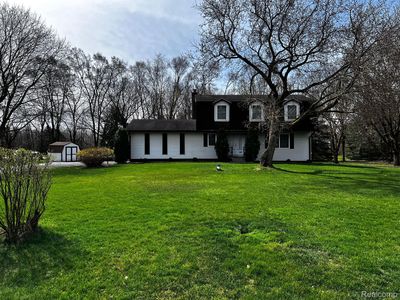 60815 Deer Creek Dr, South Lyon, MI, 48178