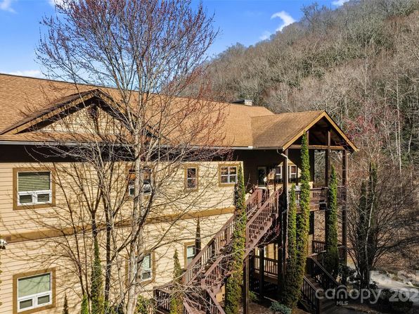 295 Sawgrass Dr #3, Whittier, NC 28789