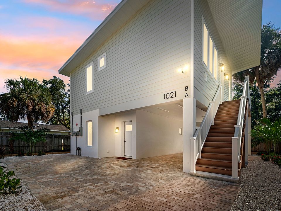 Second Floor 2BR 2 Bath Condo