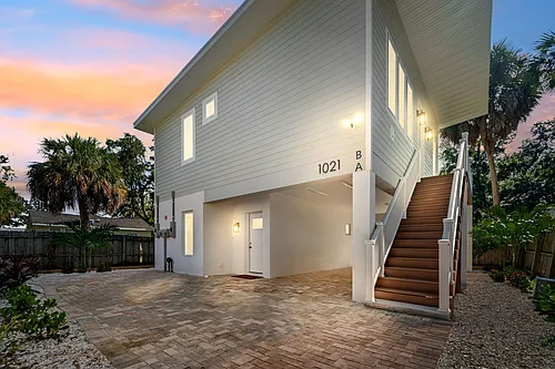 1021 Douglas Ave Photo 1