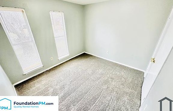 5th image of 4422 Howardcrest Dr
