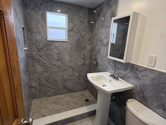 5th image of 715 7th St #6-33401