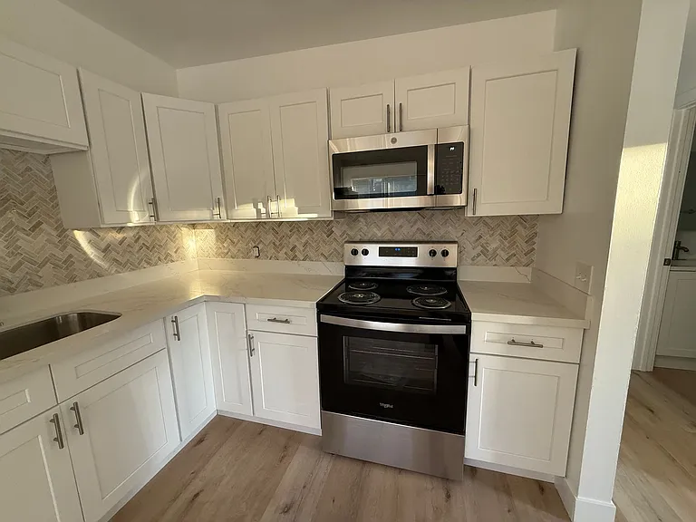 1226 E 500 S — Photo 24