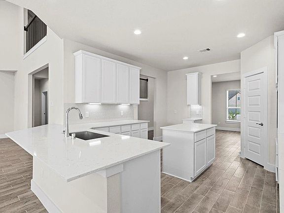 4th image of 1972 Golden Spruce Ln