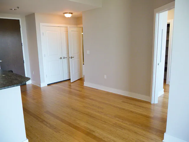 140 W Franklin St #506 — Photo 4