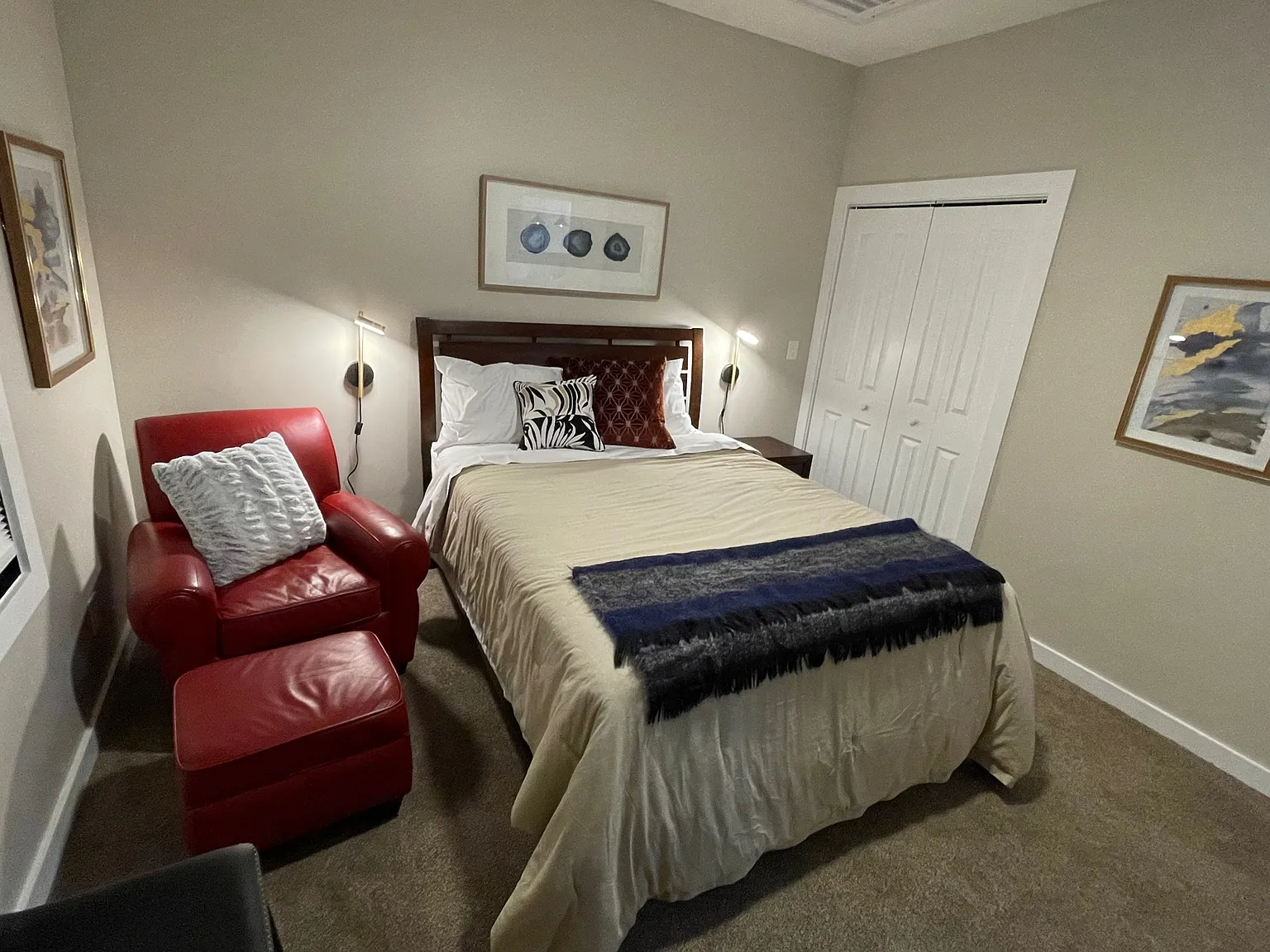 2 bed, 800 sqft, $2,100 — Photo 3