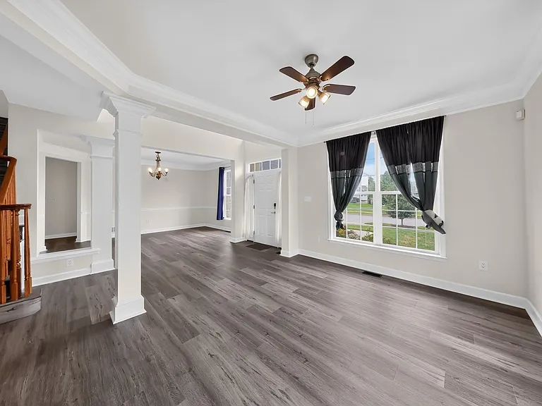 110 Plymouth Pl — Photo 8