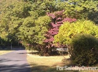 1039 Springvale Rd, Great Falls, VA 22066