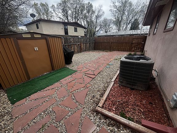 4th image of 127 Oakley Ln