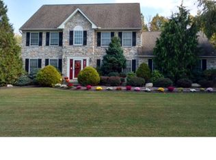 58 Homestead Rd, Kintnersville, PA 18930