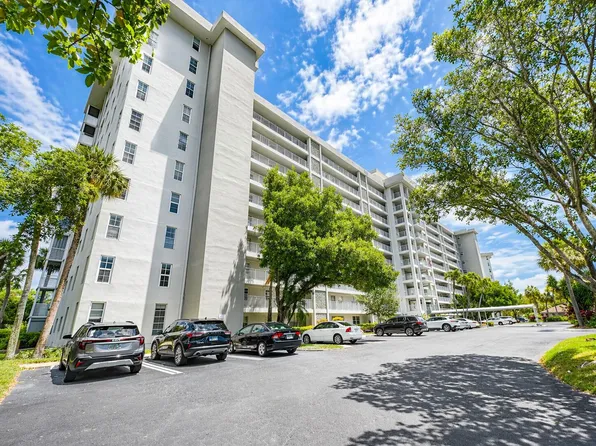 4015 W Palm Aire Dr APT 205, Pompano Beach, FL 33069