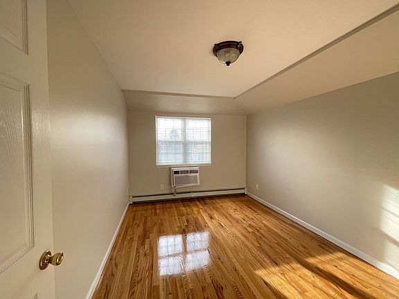 5th image of 3540 204th St Floor 2