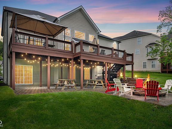 3rd image of 7022 Tamarind Ct