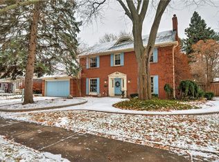 238 Penn Dr, Burlington, ON L7N 2B8