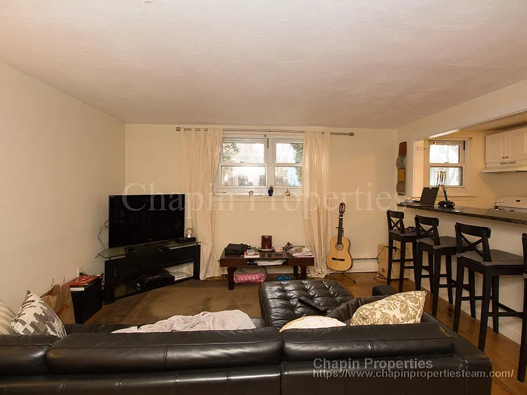 95 Chestnut St #1B — Photo 2
