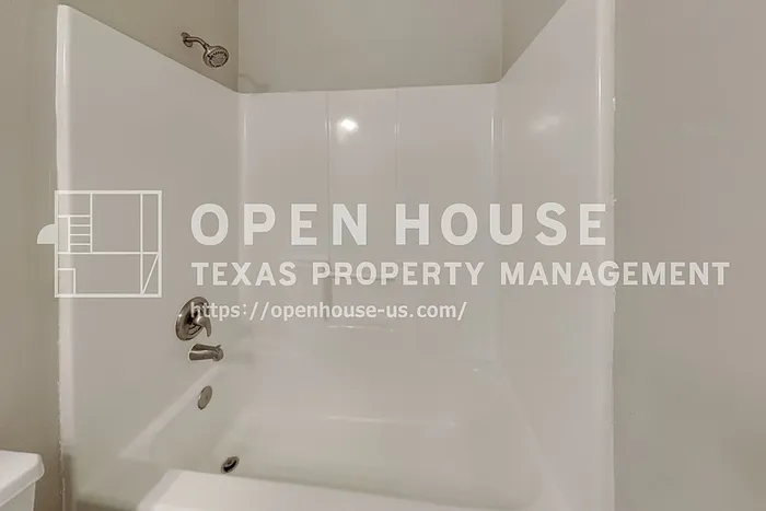 2021 Hickory Dr — Photo 17