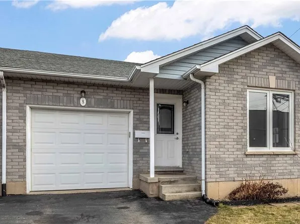 8 Brantdale Ave, Hamilton, ON L9C 1B7