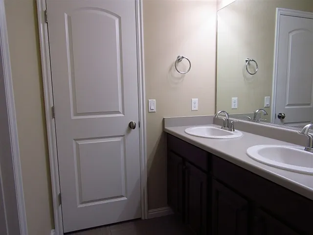 184 E Vista Way — Photo 9