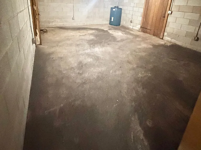 2860 Whitney Ave #7 — Photo 17