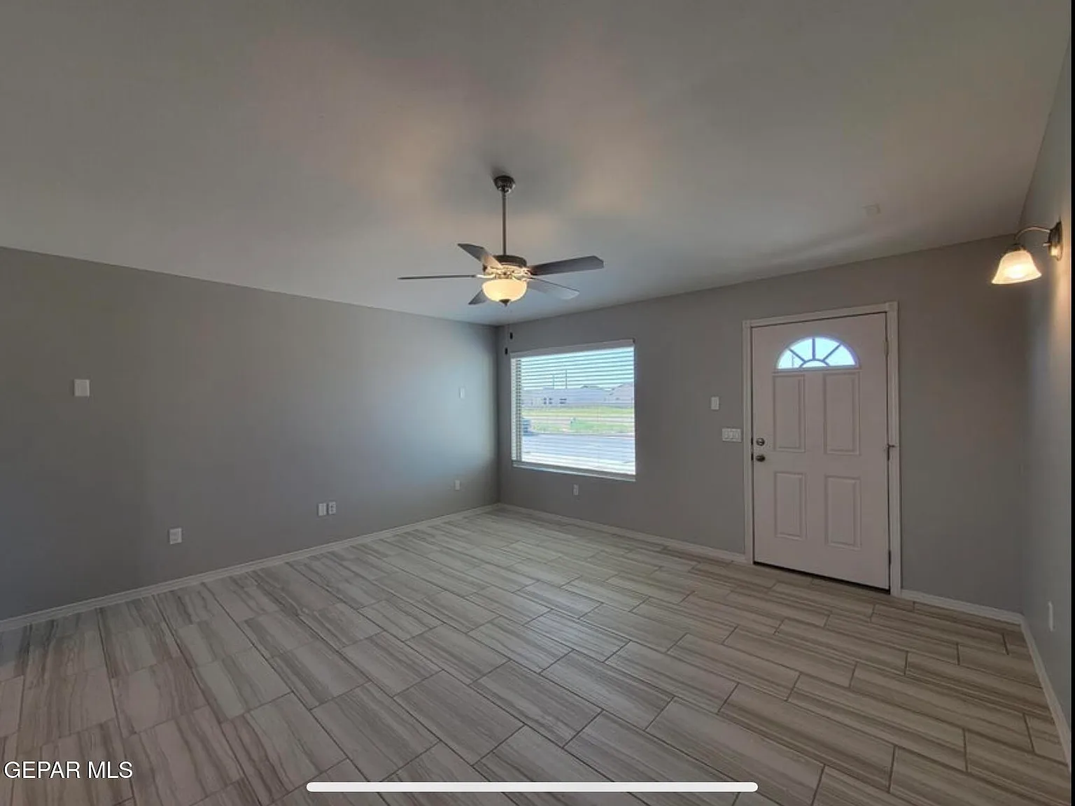 4 bed, 2.0 bath, 1438 sqft, $1,800 — Photo 2