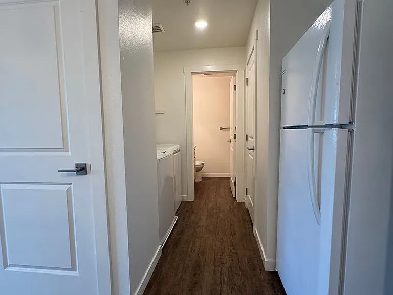 2249 N Airport Rd — Photo 36