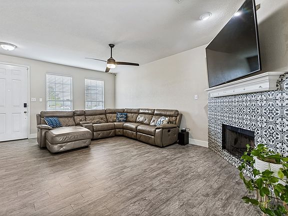 2nd image of 4115 Princess Point Ct