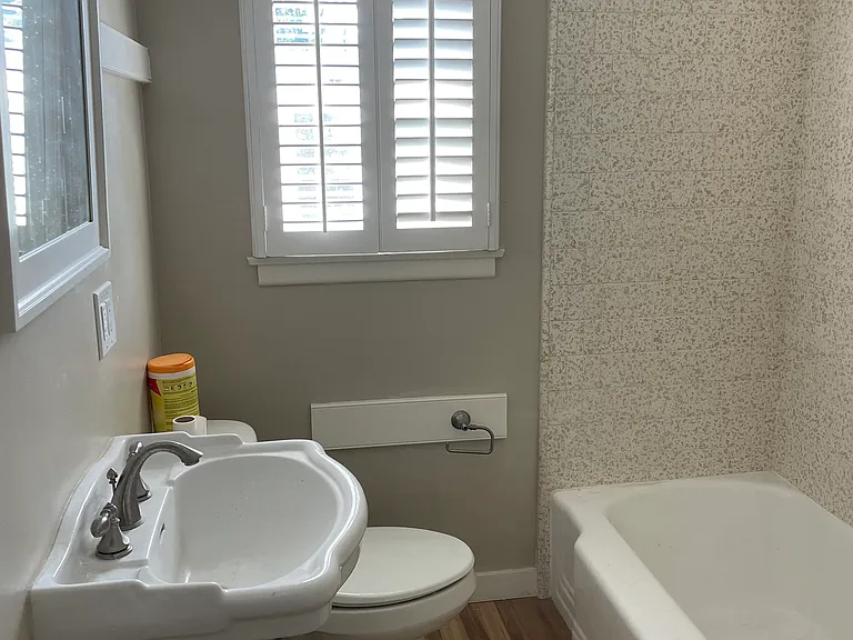 6827 Mayesdale Ave — Photo 10