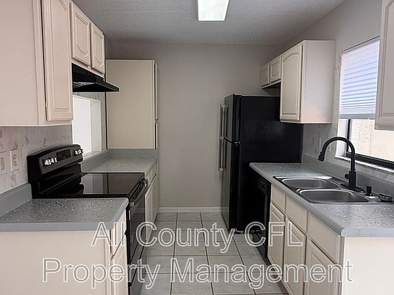 2nd image of 1625 Long Ridge Ct