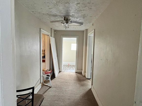 5th image of 1011 Roundabout Rd