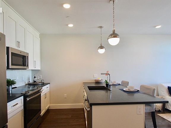 3rd image of 434 McGrath Hwy #507