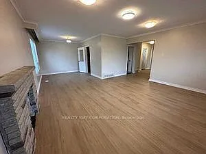 579 Sheppard Ave E — Photo 5