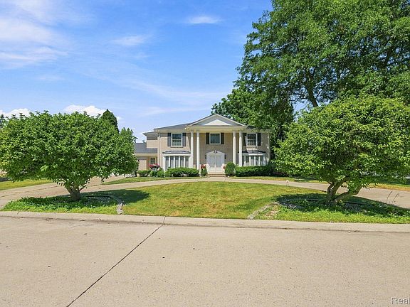 4th image of 60 Stillmeadow Ln