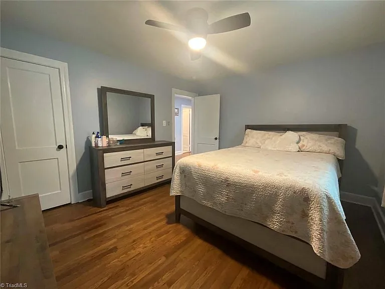 1712 N Mebane St — Photo 24