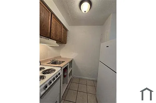 611 N Van Ness Ave Photo 1